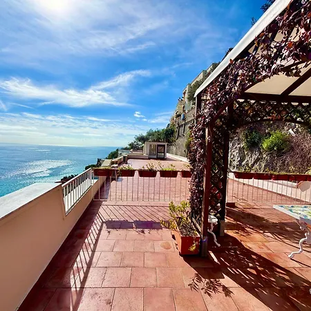 Teresa Beautiful Home In Amalfi Appartement